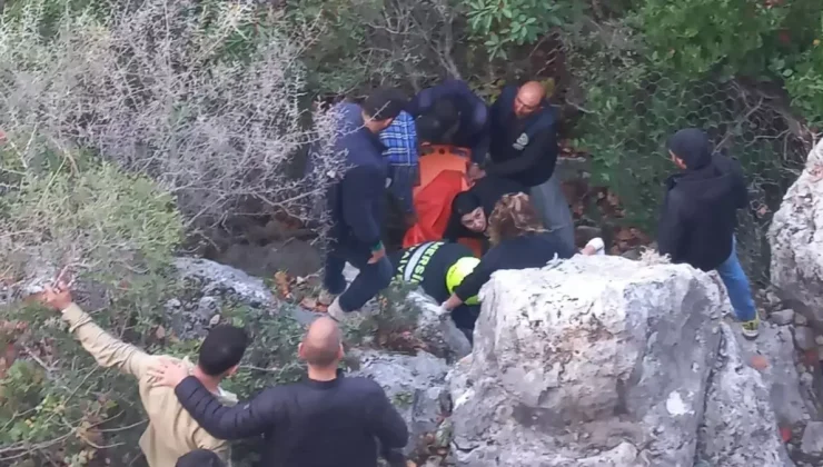 Otomobili iterek çalıştırmaya çalışırken uçuruma düşen sürücü ağır yaralandı